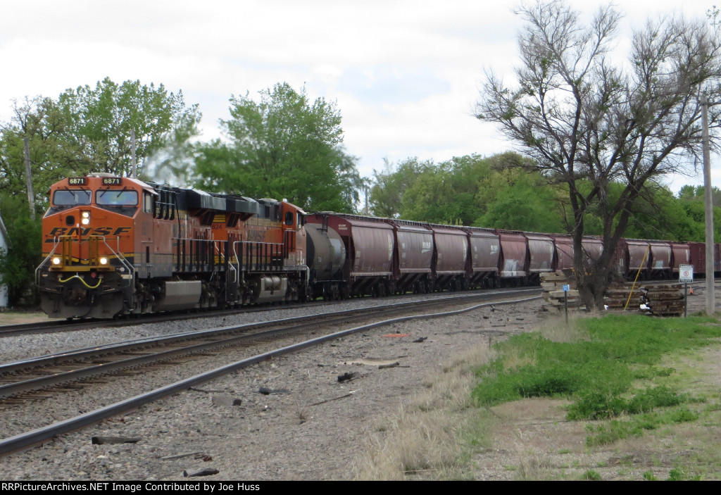 BNSF 6871 East